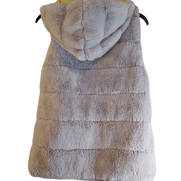 Mauries xs reversible faux fur/ yellow coat hooded - Picture 4 of 7